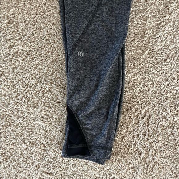 Lululemon Size 6 Gray Leggings with Mesh Cutouts and Teal at Waist - Picture 5 of 5